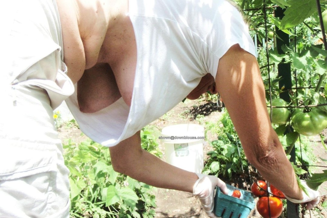 Tetas en el jardín