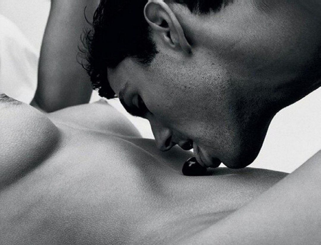 Beso erótico apasionado