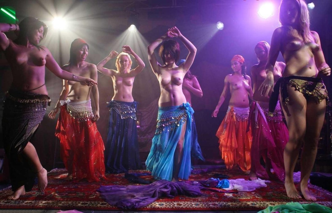 Baile oriental en topless