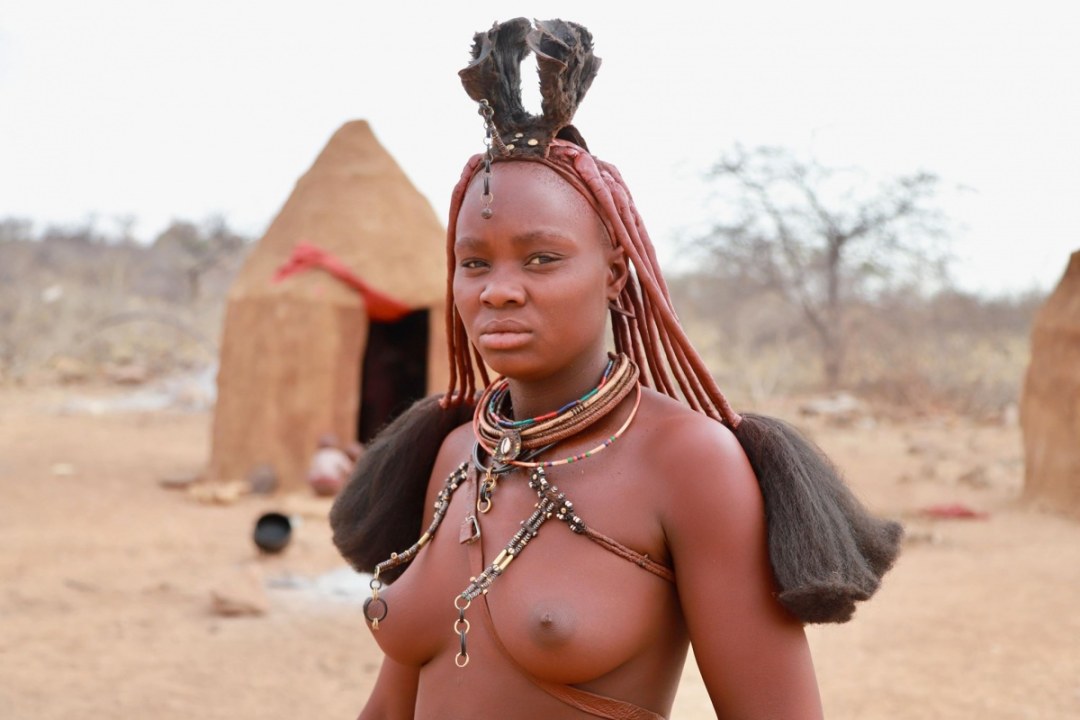 Tribu Khimba en mujeres desnudas de Namibia