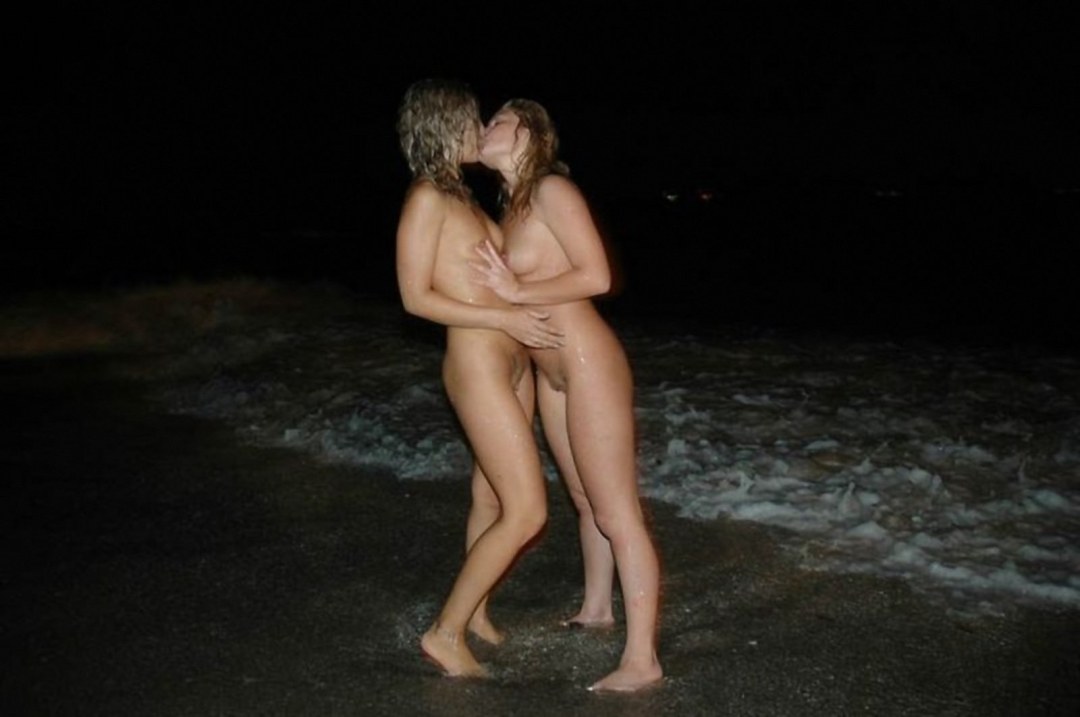 Bañamiento de la noche desnudo
