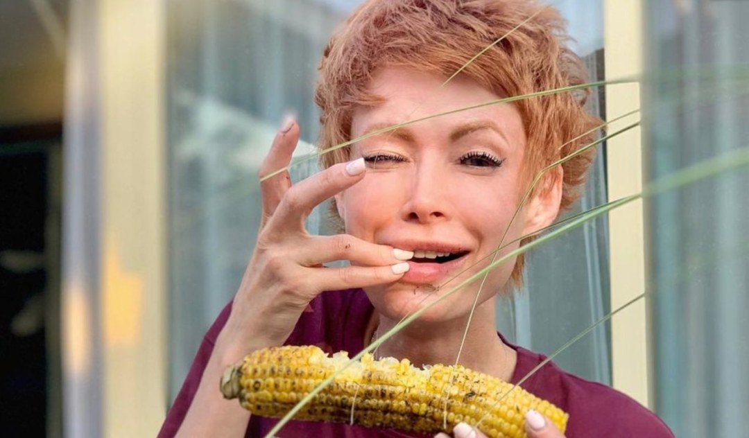 Las celebridades comen maíz