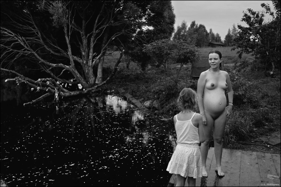 Sesión de fotos familiar desnuda
