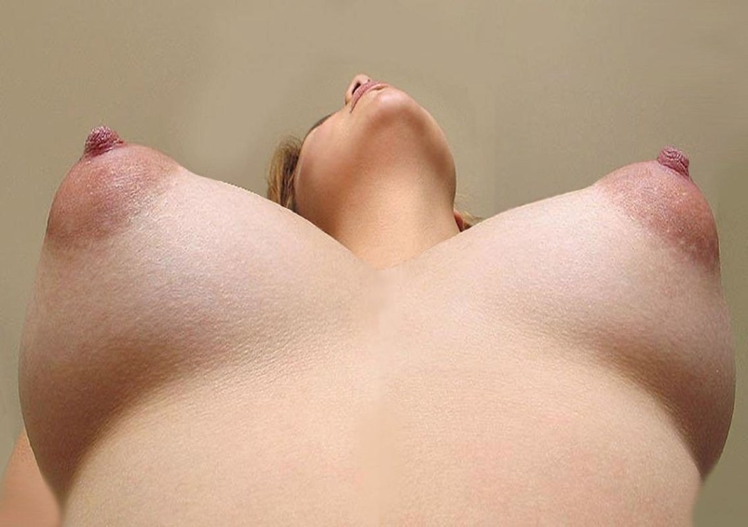 Hermosos pezones cerrados