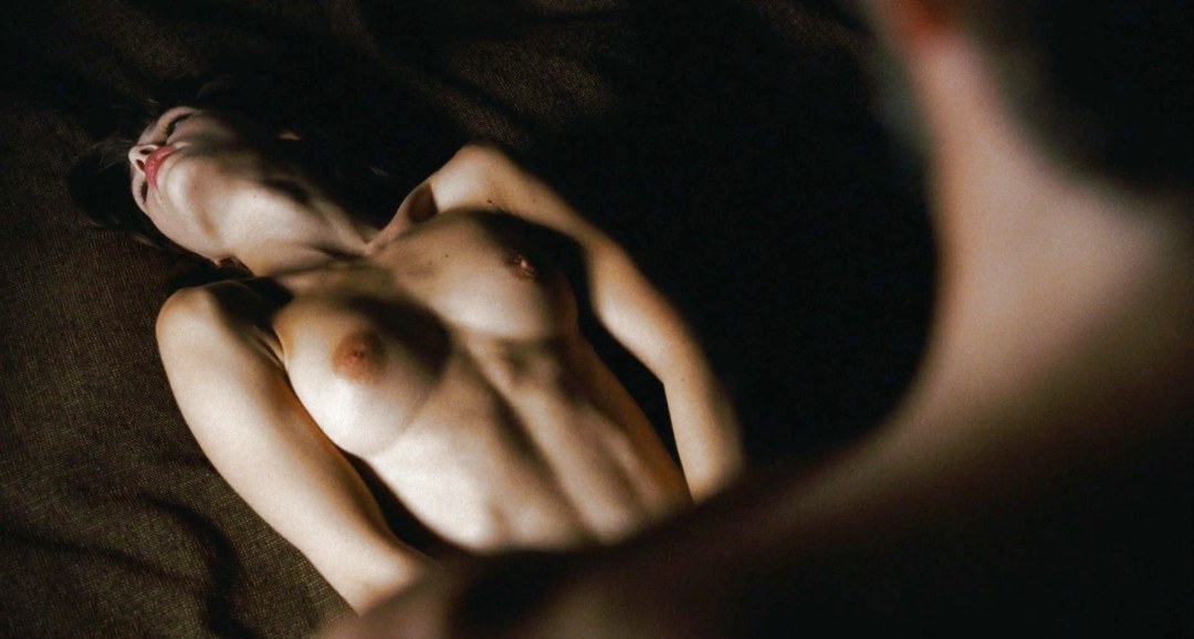 Marine Vacth es joven y hermosa