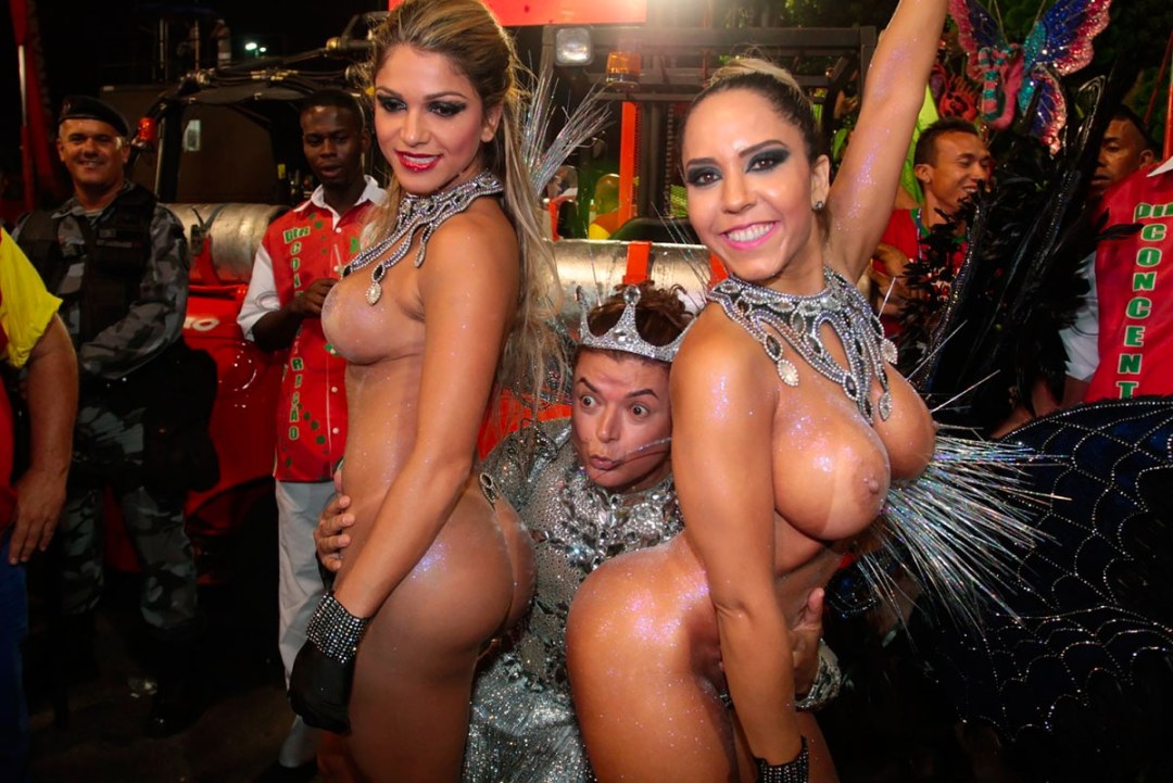 Andrea Martins Brasili Carnaval desnudo