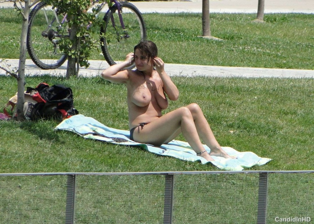 Chica en Moscú Botones sin bragas