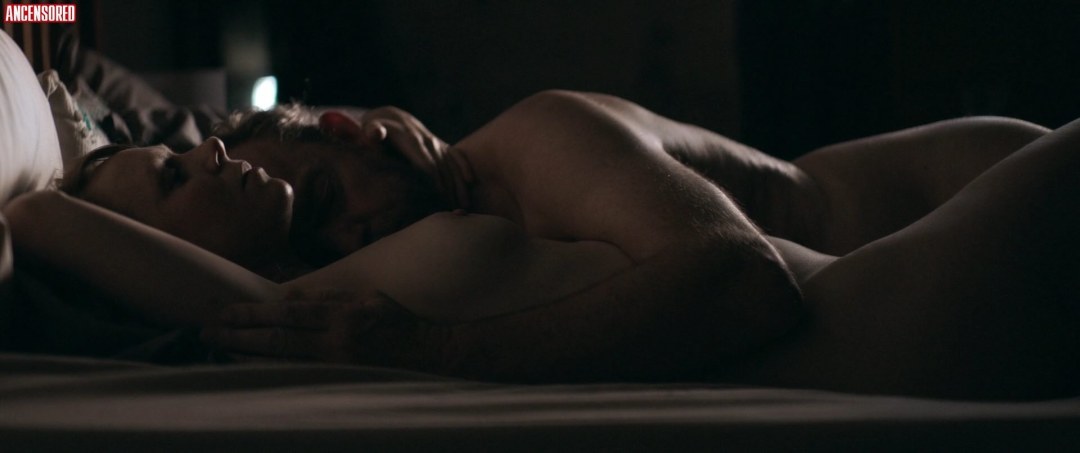Haley Etwell desnuda en la película