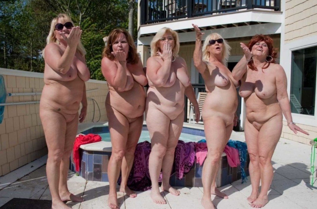 Nudista BBW desnudo