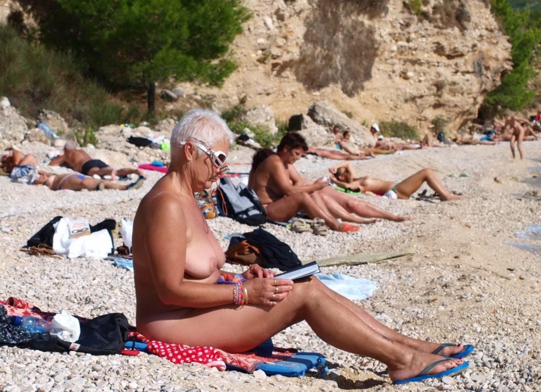 Mujeres de Croacia en nudista