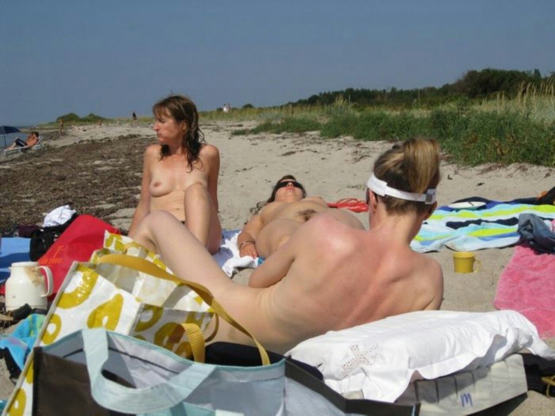 Playa nudista familiar