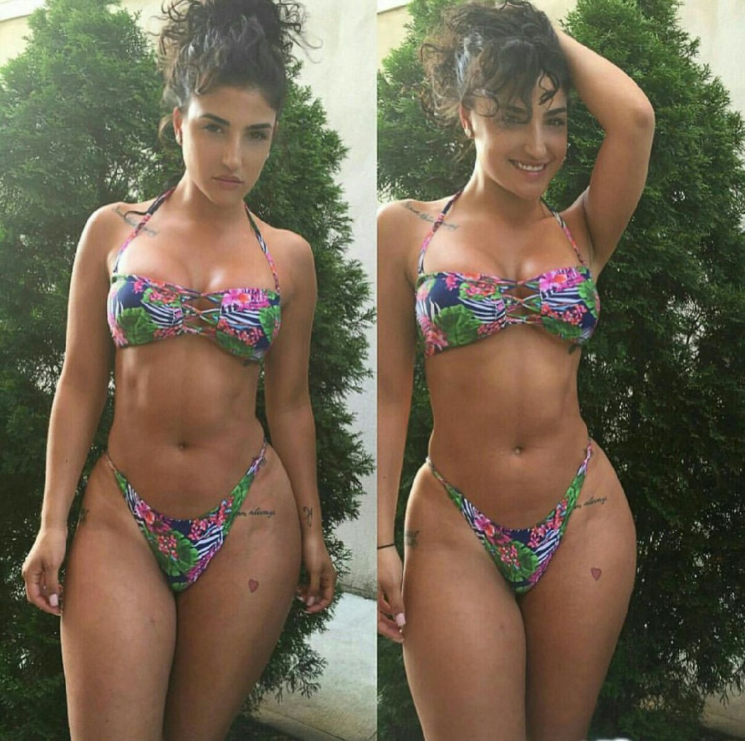 Alissa Sorto en un traje de baño