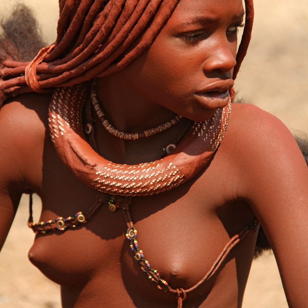 Tribu khimba desnuda