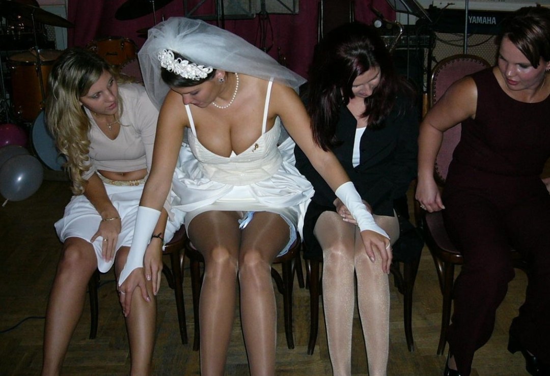 Chicas borrachas en bodas y fiestas corporativas