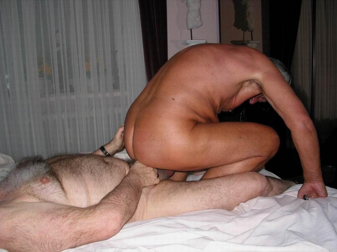 Hombres adultos desnudos caseros