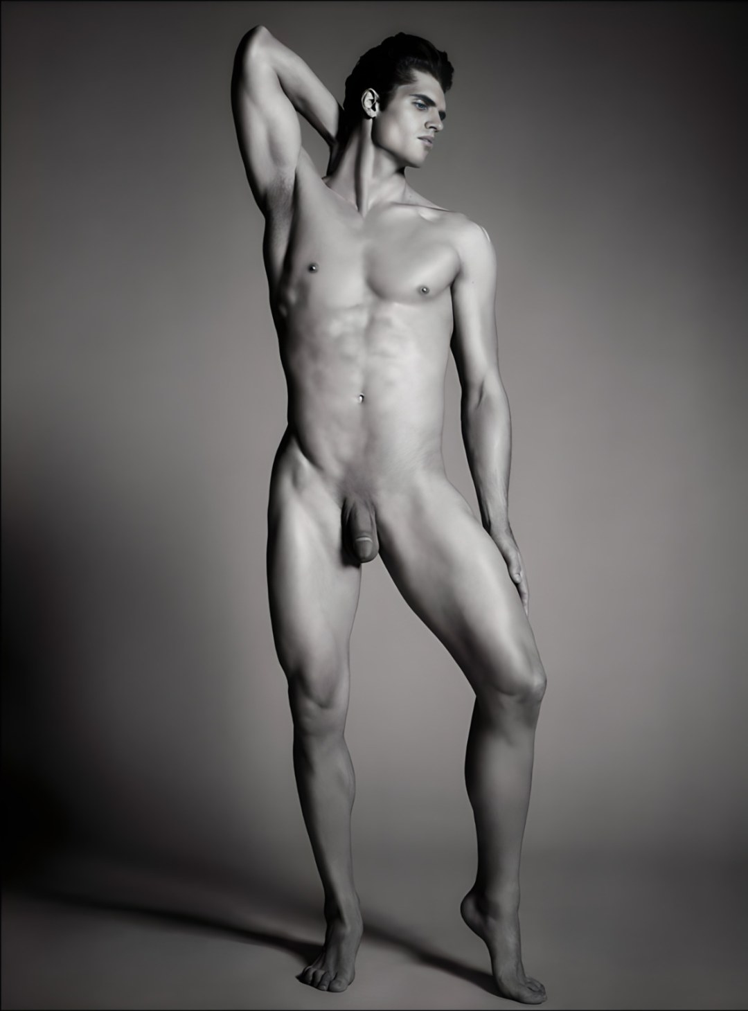 Hermosos chicos desnudos delgados