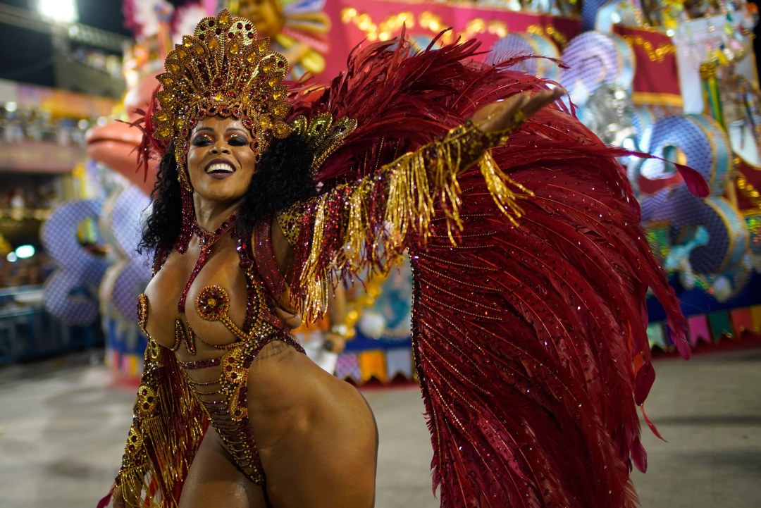 Carnaval brasileño +18