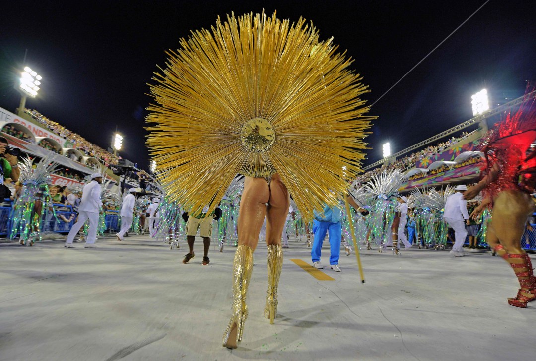 Río Carnival +18