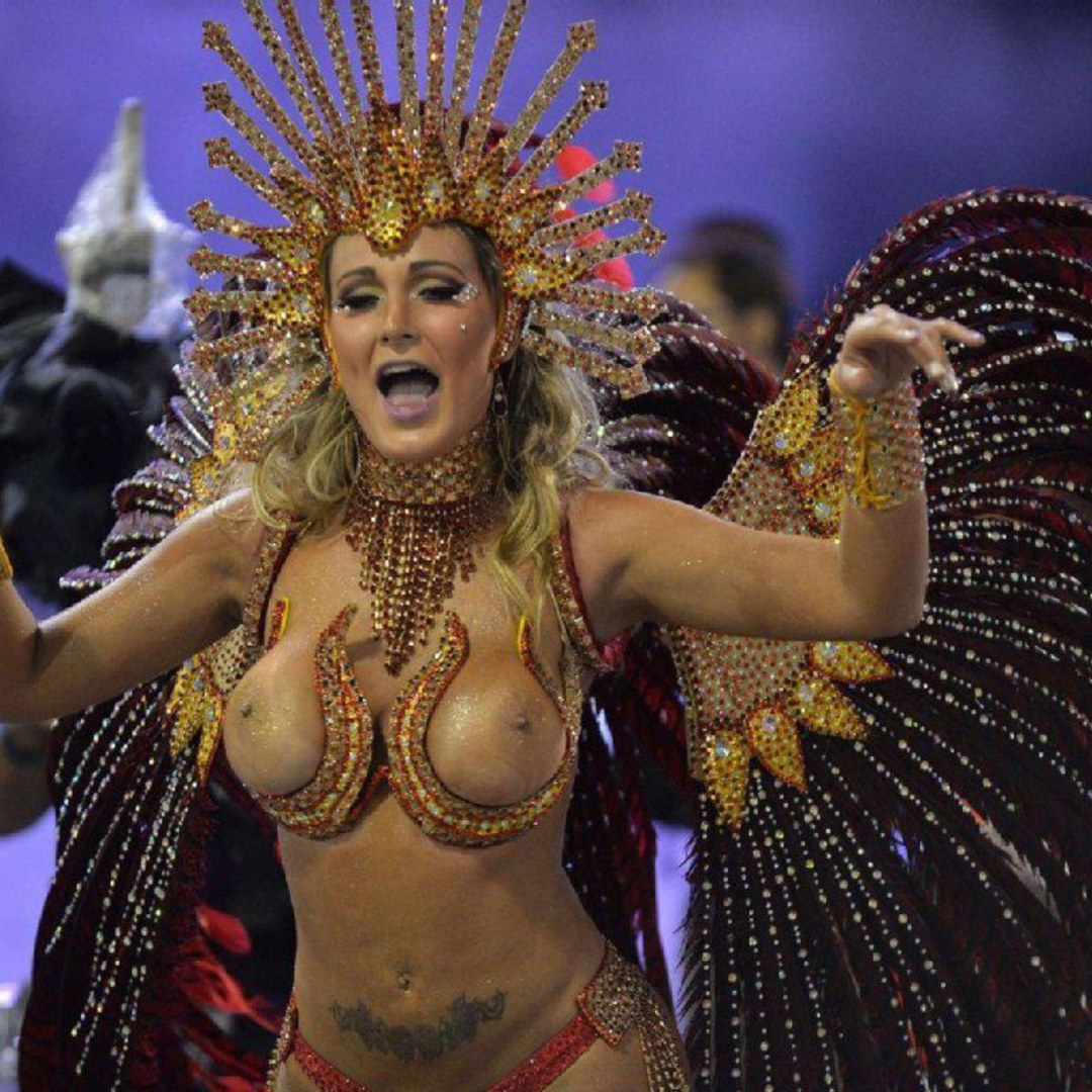 Andrea Martins Brasili Carnaval desnudo