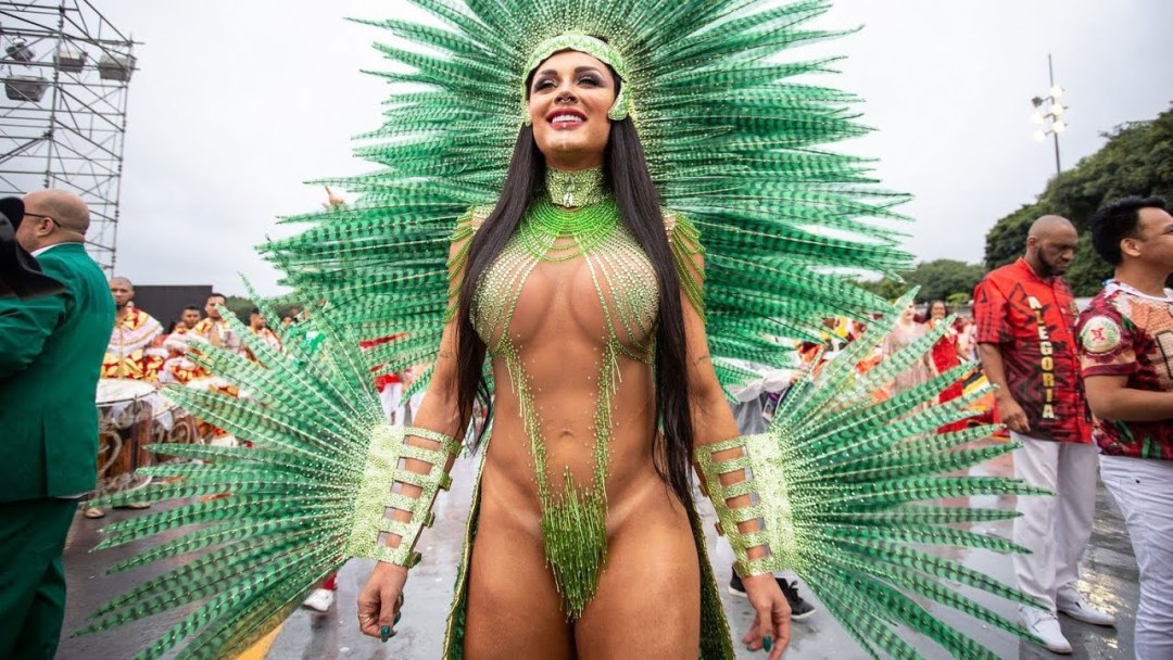 Sulteros brasileños en el carnaval en Río de Janeiro