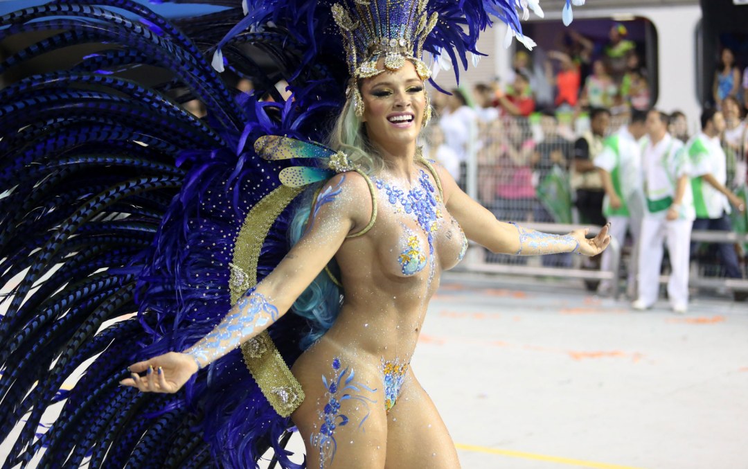 Carnaval en Brasil desnudo