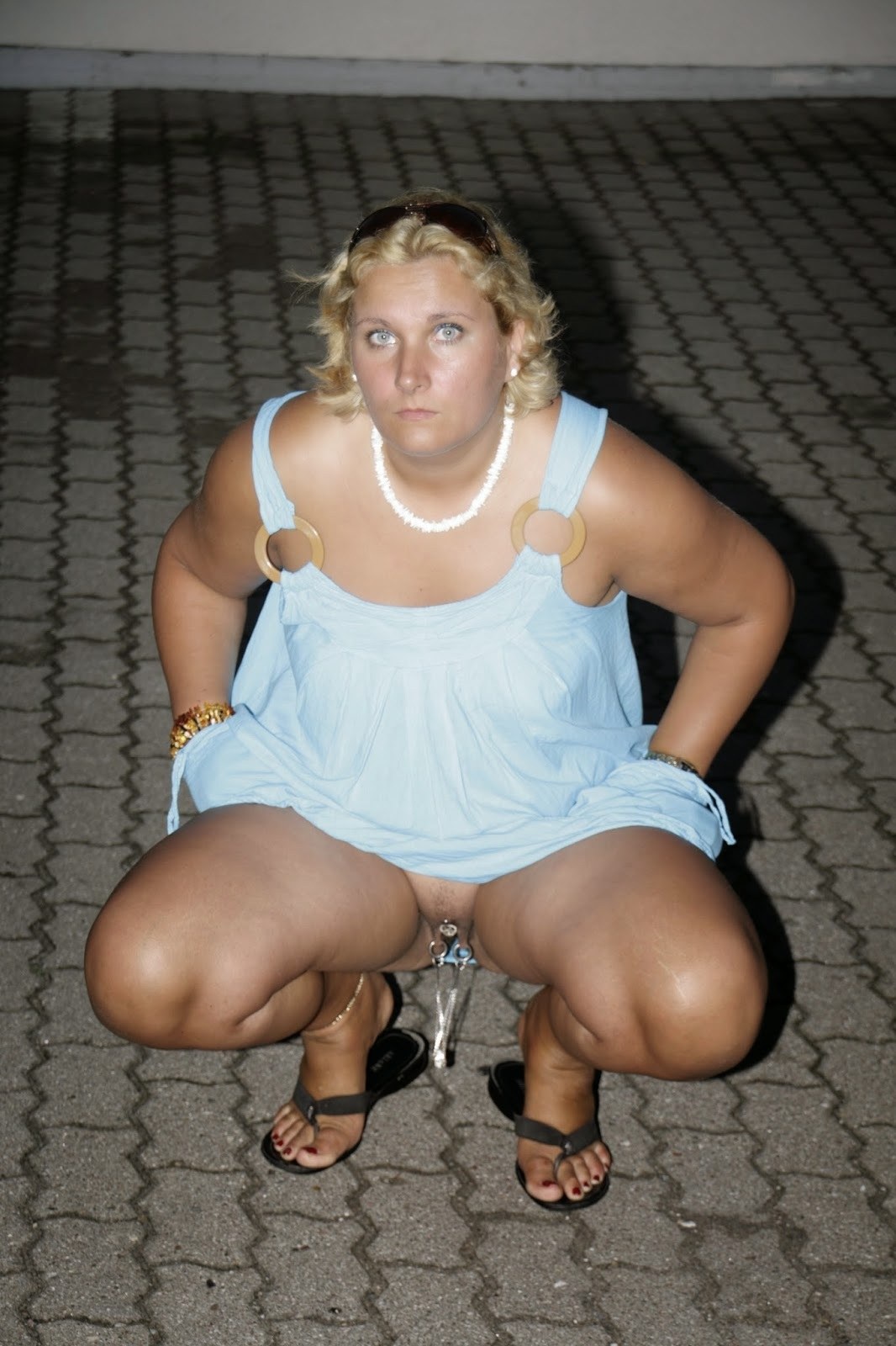 La mujer gorda iluminó sus calzoncillos