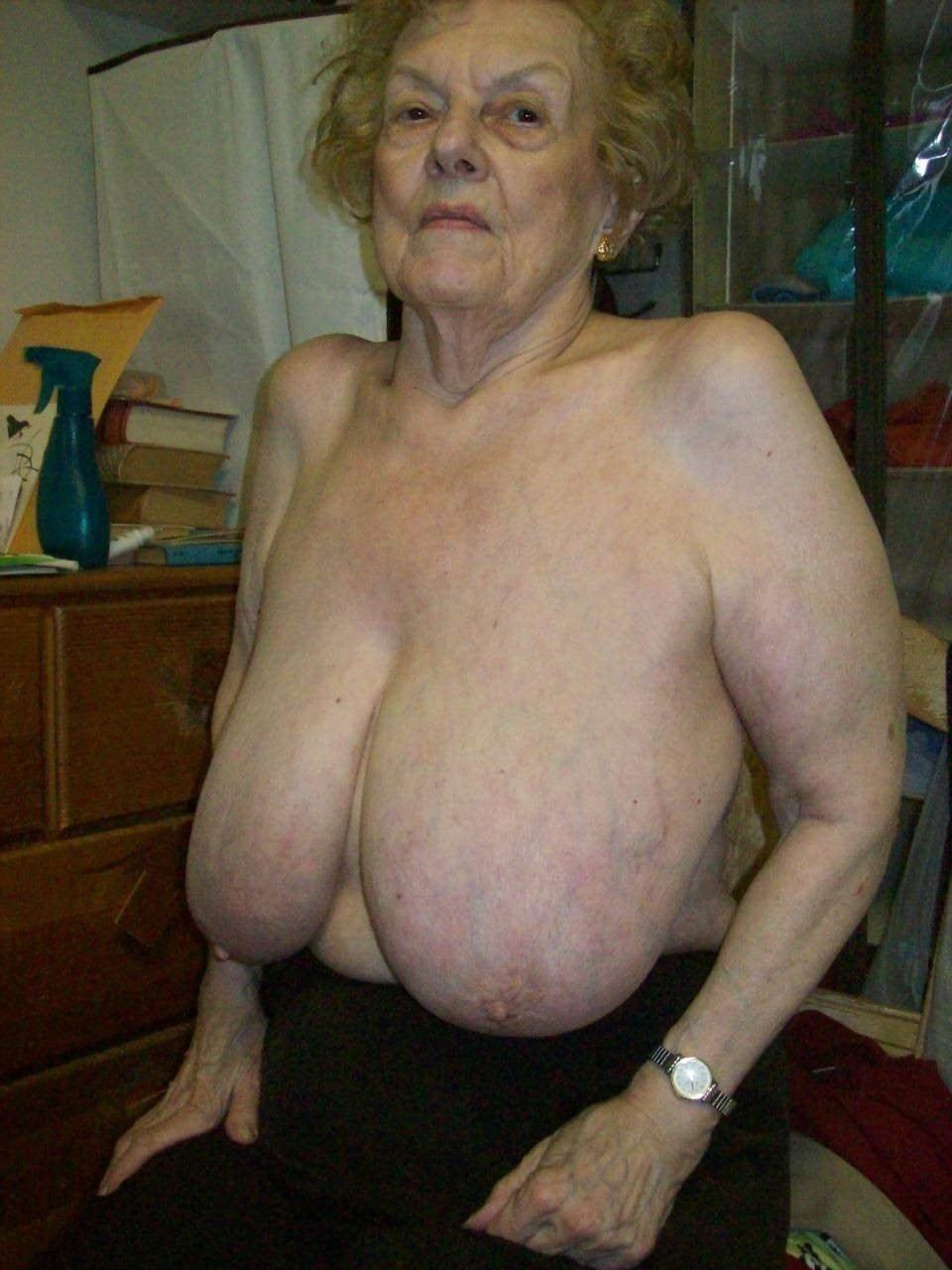 Ancianas con grandes tetas