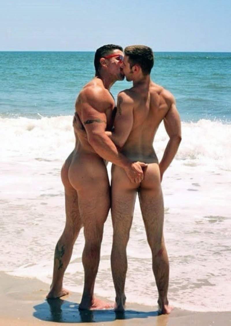 Chicos desnudos joder en la playa en la playa