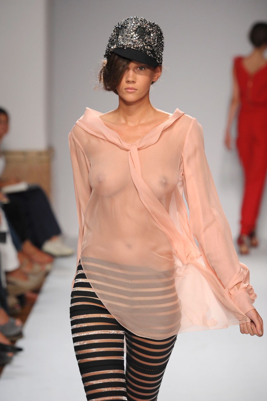 Desnudez en los desfiles de moda