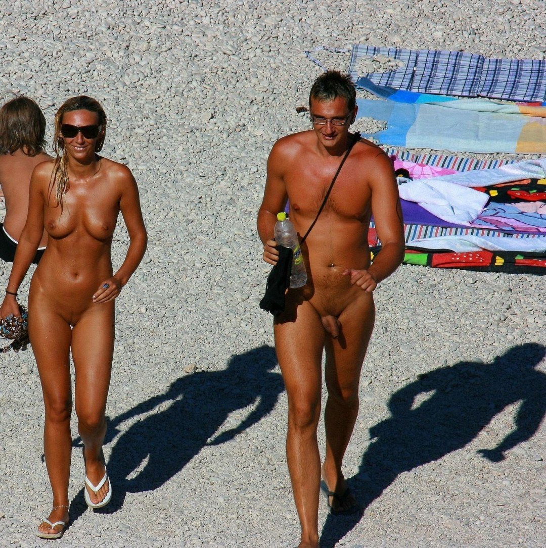 Playa nudiana brasileña
