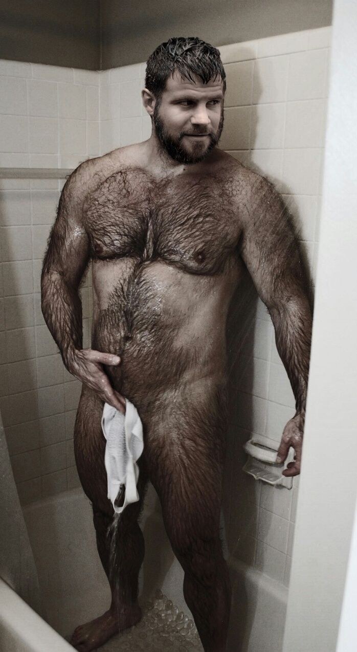 Hombres peludos sanos desnudos