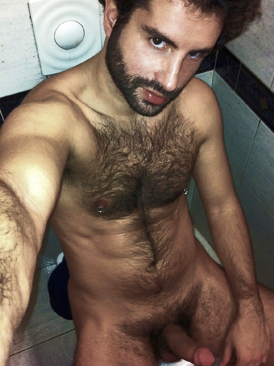 Caucásicos peludos desnudos