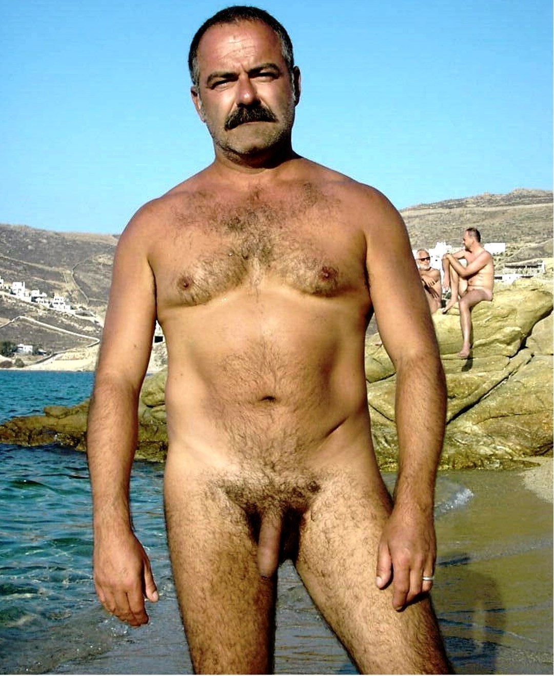Hombres maduros desnudos peludos