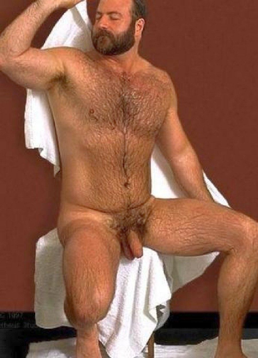 Bin foster peludo desnudo xxx