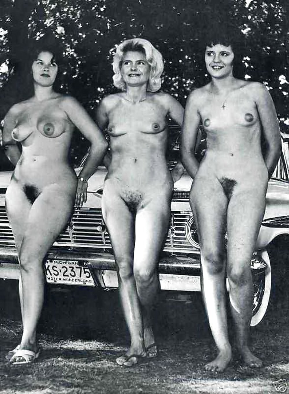 Foto retro de mujeres desnudas