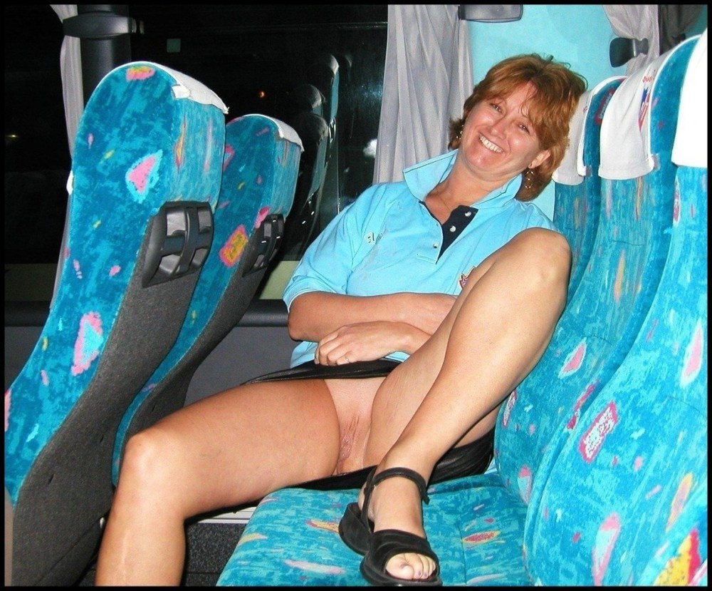 Mujeres sin bragas en transporte