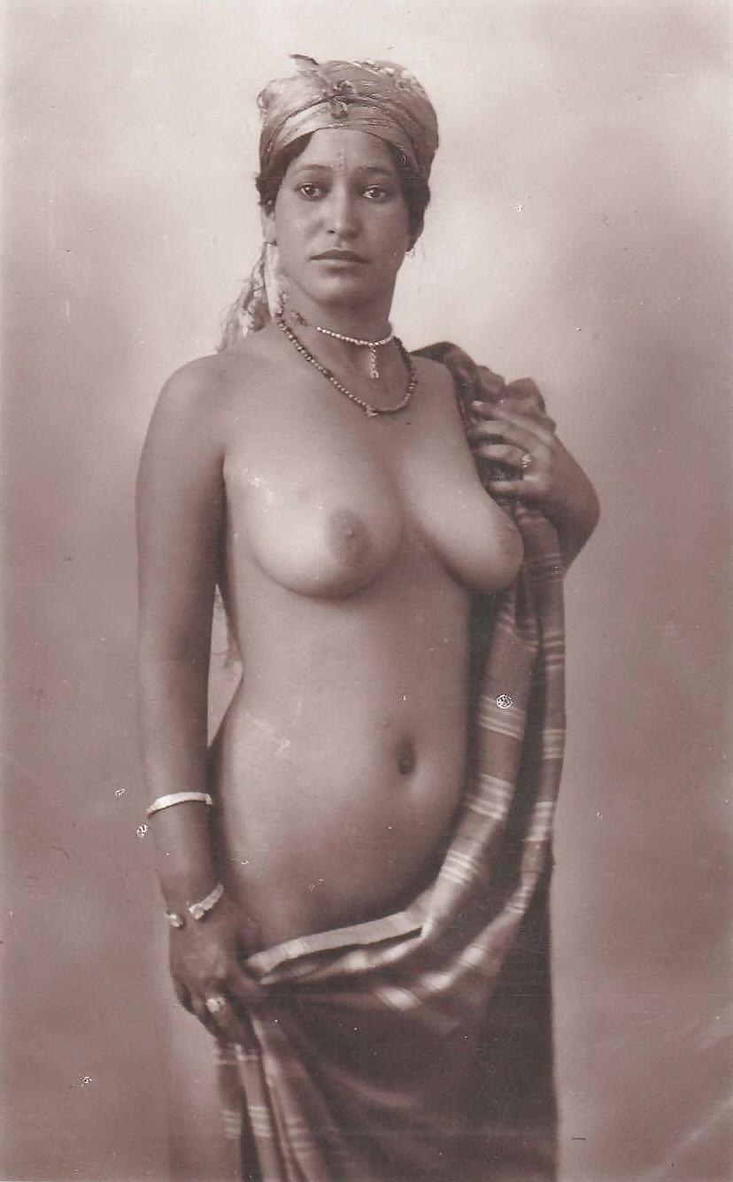Mujeres orientales desnudas retro