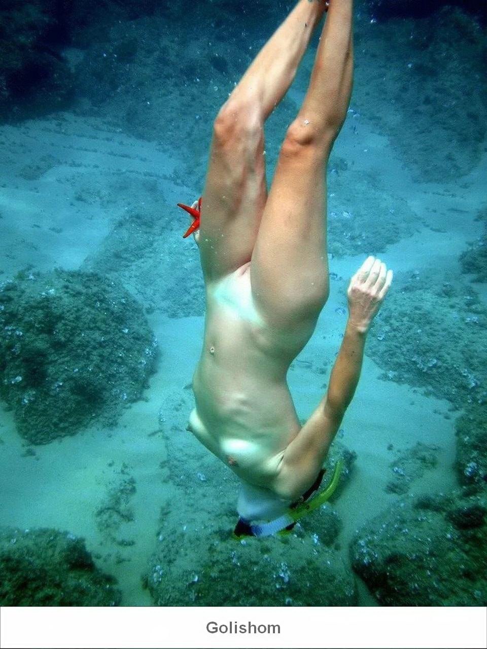 Chicas bajo el agua desnuda