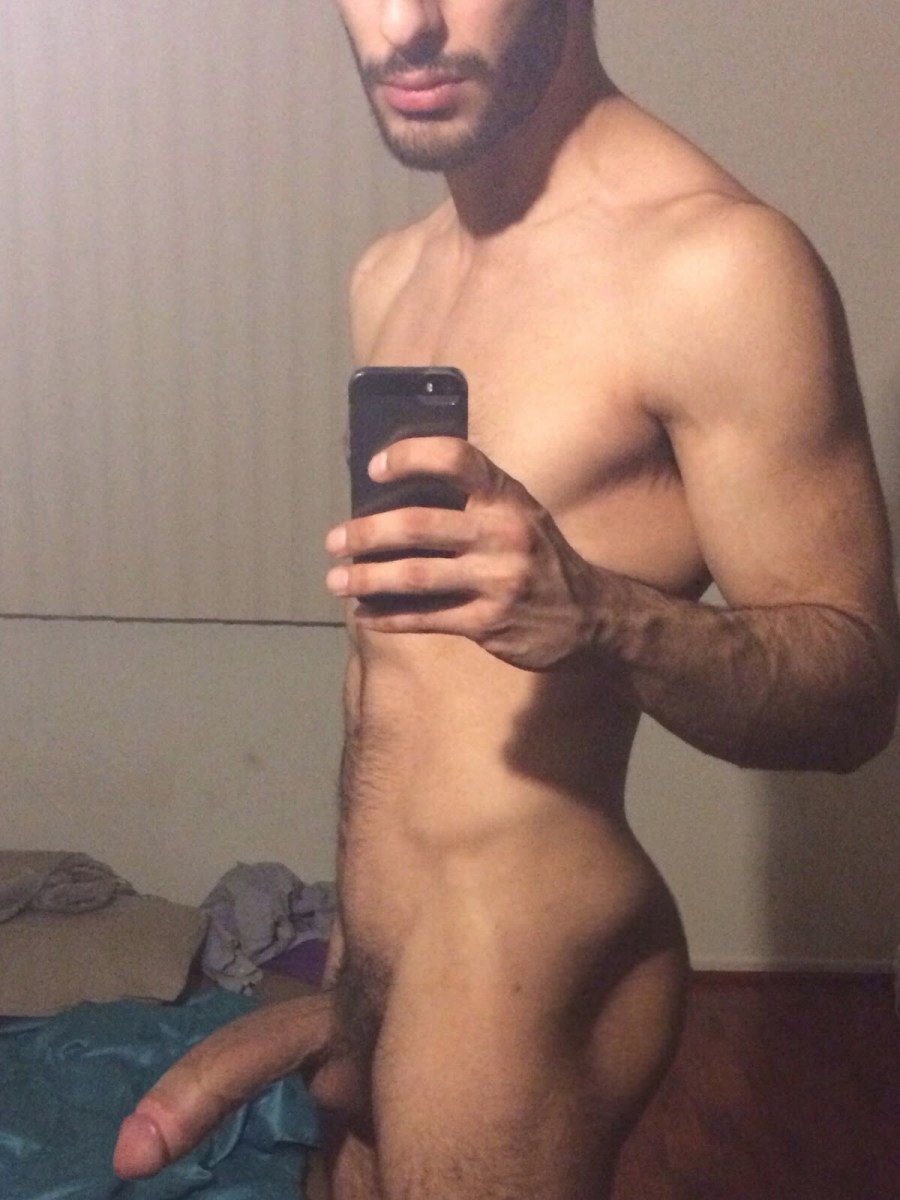 Chicos de Daguestan desnudos