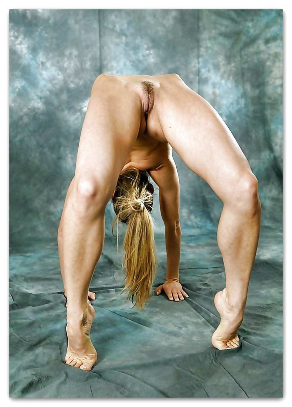 Gimnastas flexibles desnudas