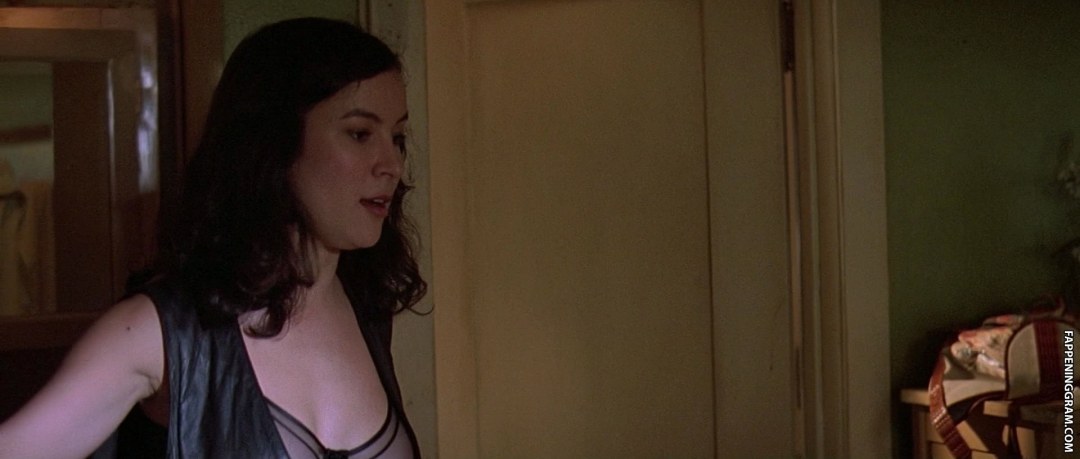Jennifer Tilly en la juventud 18