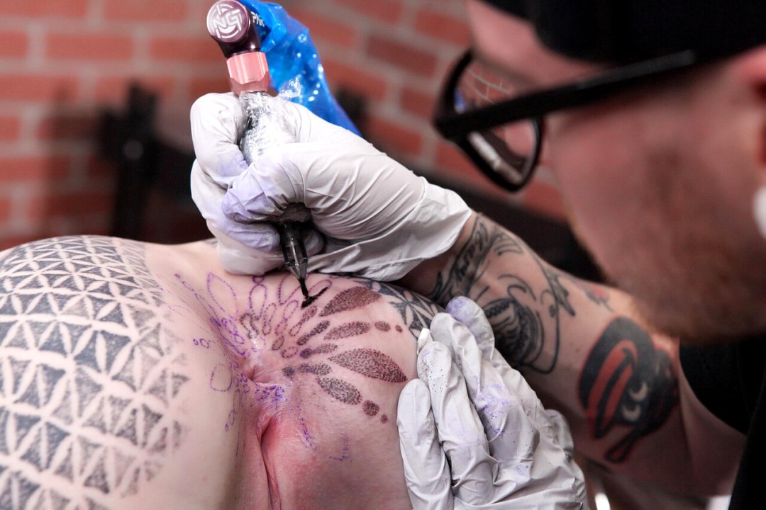 Tatuaje de Amber Luke en el ano