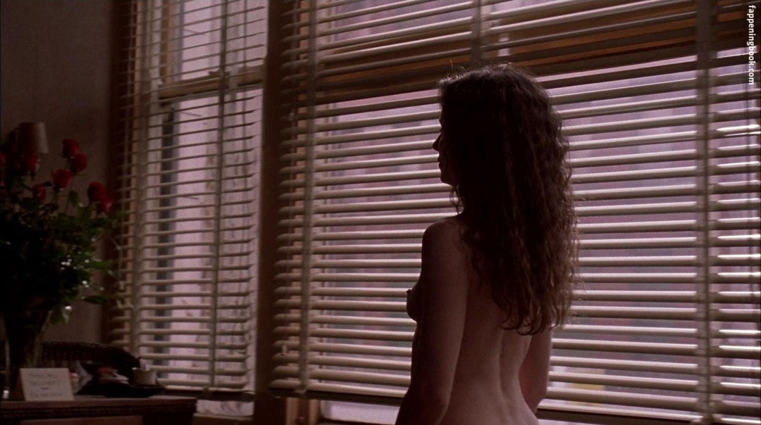 Tetas de Madeline Stillwell