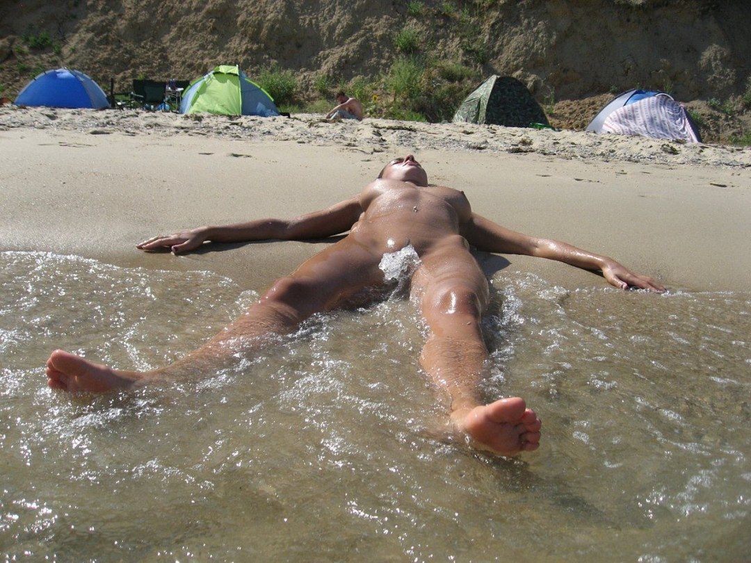 Nudista en Stroginsky Beach