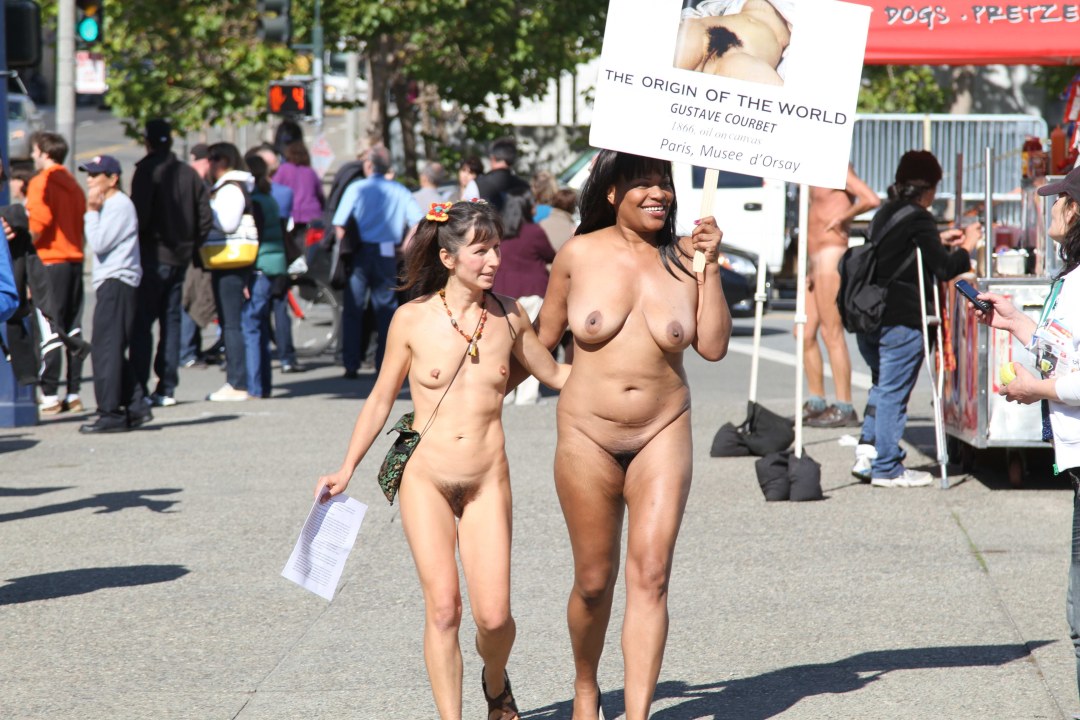 Demostración de mujeres desnudas