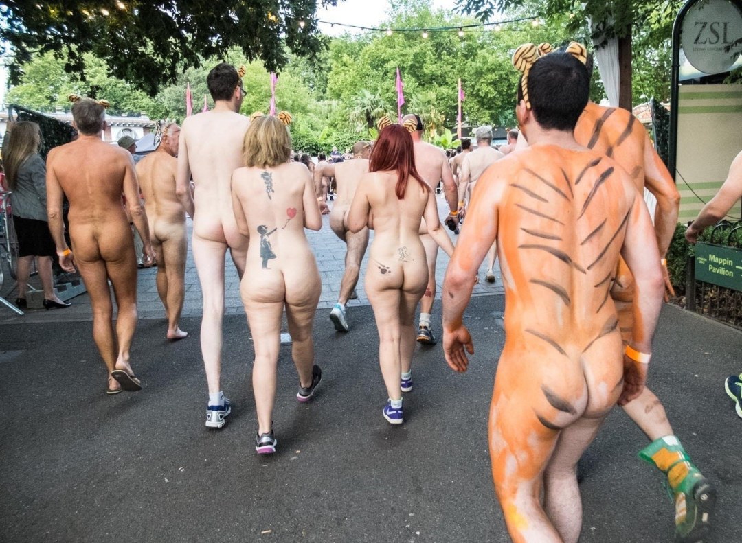 Desfile desnudo