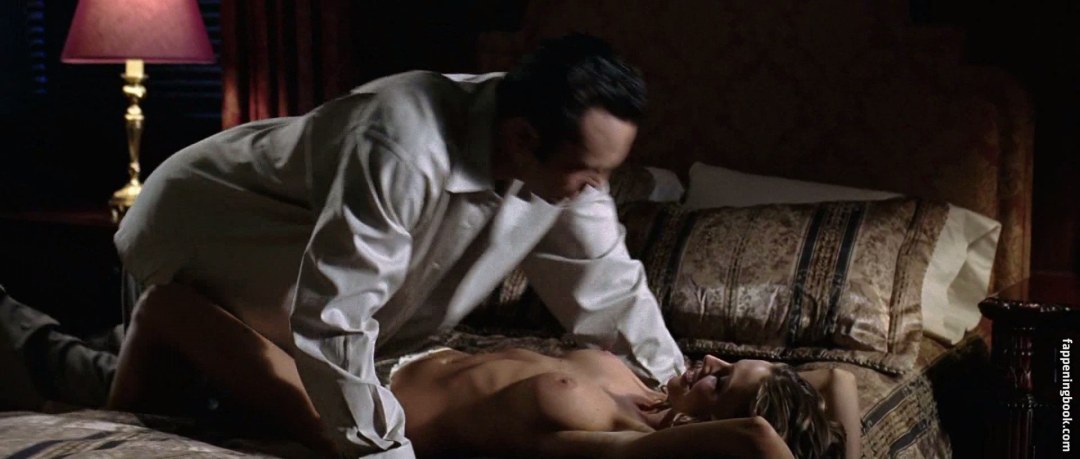 Aila Fisher desnuda en la película