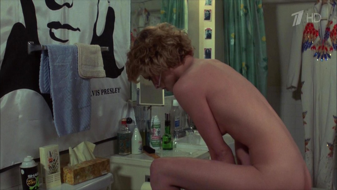 Michelle Pfeiffer en la película desnuda