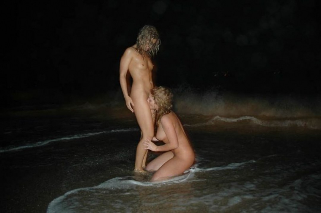 Bañamiento de la noche desnudo