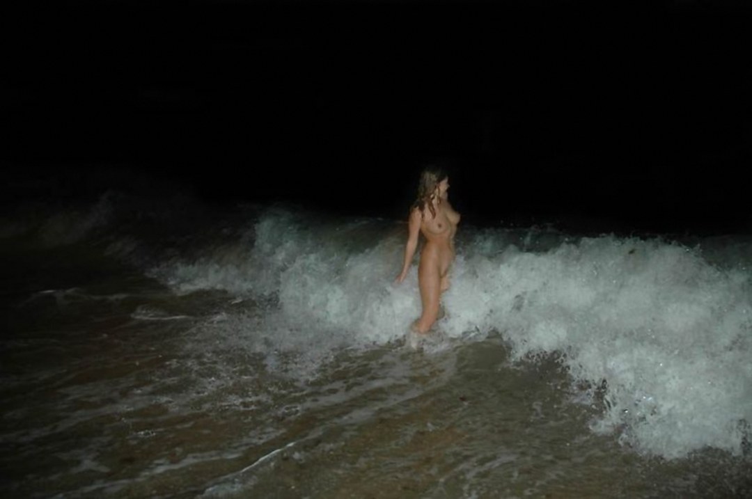 Bañamiento de la noche desnudo